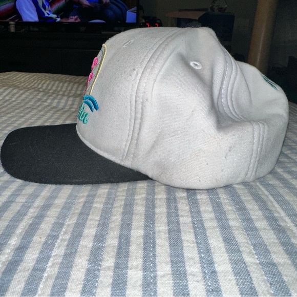 Pink Dolphin SnapBack GUC - Picture 2 of 8
